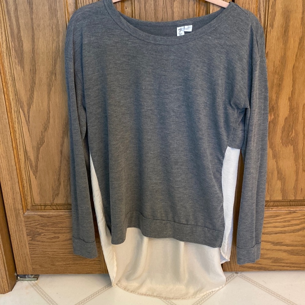 Cute light weight sweater top